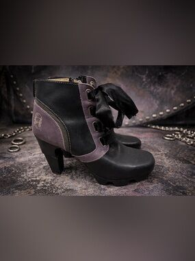 Like smug by prophecy Victorian lace heels purple black size 36